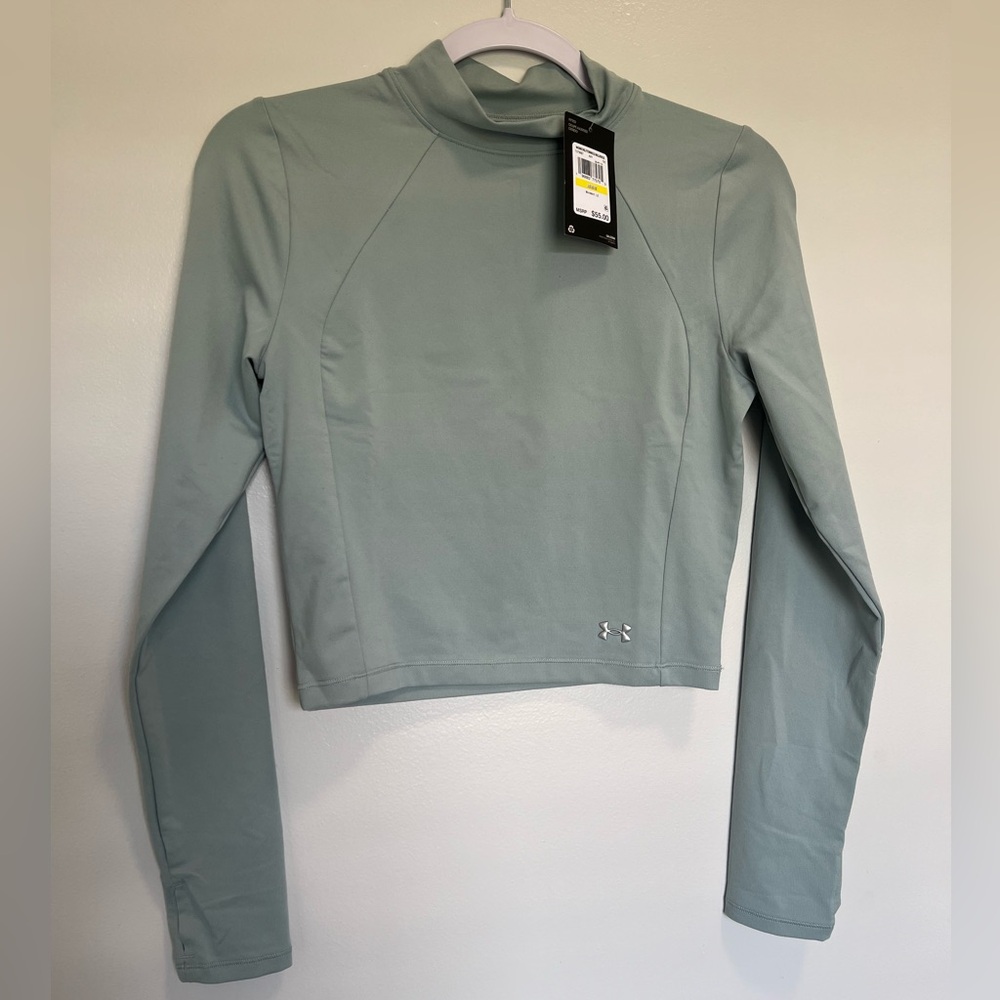 Under armor crop top long sleeve sz M